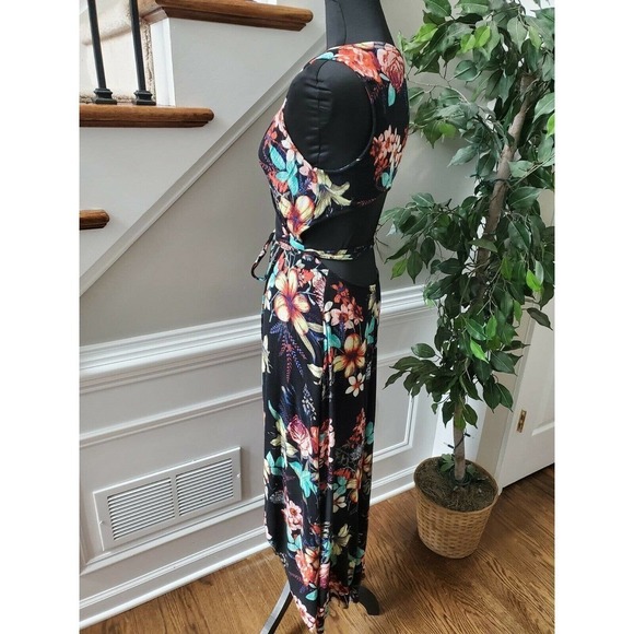 Dance & Marvel Floral Sleeveless V-Neck Wrap Dress - Picture 7 of 12